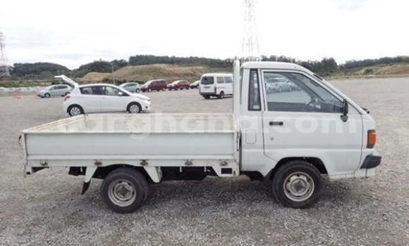 Ra Àlòkù Toyota LITEACE funfun Ọkọ̀ akẹ́rù ńlá in Accra ni Greater Accra Ra Àlòkù Toyota LITEACE funfun Ọkọ̀ akẹ́rù ńlá in Accra ni Greater Accra