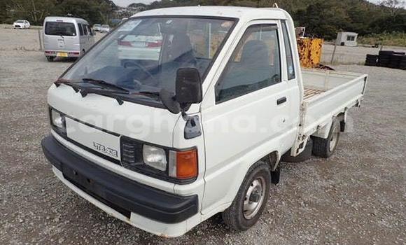 Ra Àlòkù Toyota LITEACE funfun Ọkọ̀ akẹ́rù ńlá in Accra ni Greater Accra Ra Àlòkù Toyota LITEACE funfun Ọkọ̀ akẹ́rù ńlá in Accra ni Greater Accra