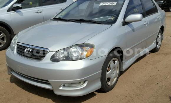 Sayi Na hannu Toyota Corolla Azurfa Mota in Accra a Greater Accra Sayi Na hannu Toyota Corolla Azurfa Mota in Accra a Greater Accra