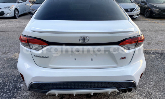 Sayi Na hannu Toyota Corolla White Mota in Accra a Greater Accra Sayi Na hannu Toyota Corolla White Mota in Accra a Greater Accra