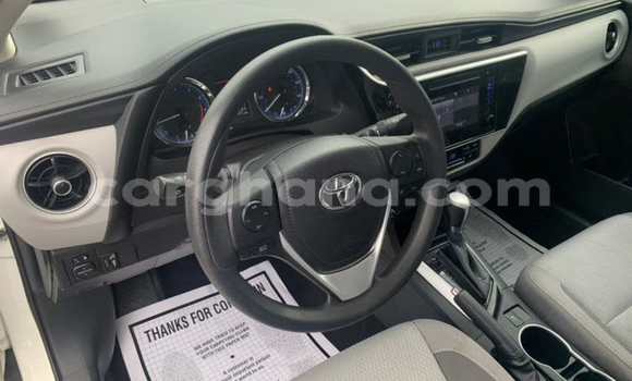 Ra Àlòkù Toyota Corolla funfun Ọkọ̀ in Accra ni Greater Accra Ra Àlòkù Toyota Corolla funfun Ọkọ̀ in Accra ni Greater Accra
