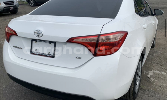 Ra Àlòkù Toyota Corolla funfun Ọkọ̀ in Accra ni Greater Accra Ra Àlòkù Toyota Corolla funfun Ọkọ̀ in Accra ni Greater Accra
