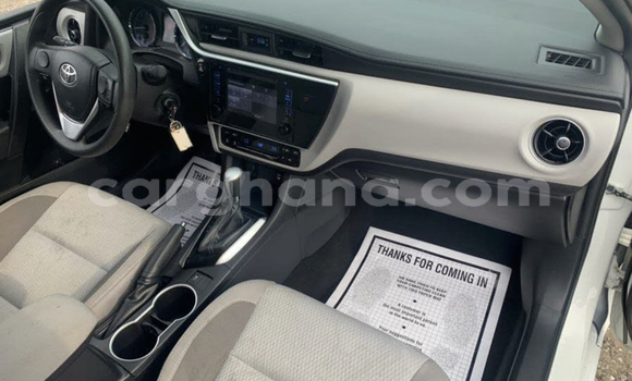 Ra Àlòkù Toyota Corolla funfun Ọkọ̀ in Accra ni Greater Accra Ra Àlòkù Toyota Corolla funfun Ọkọ̀ in Accra ni Greater Accra