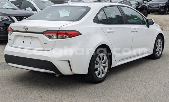 Ra Àlòkù Toyota Corolla funfun Ọkọ̀ in Accra ni Greater Accra Ra Àlòkù Toyota Corolla funfun Ọkọ̀ in Accra ni Greater Accra