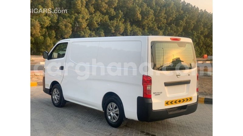 Big with watermark nissan urvan ashanti import dubai 51121