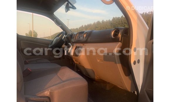 Ra Imported Nissan Urvan funfun Ọkọ̀ in Import - Dubai ni Ashanti Ra Imported Nissan Urvan funfun Ọkọ̀ in Import - Dubai ni Ashanti