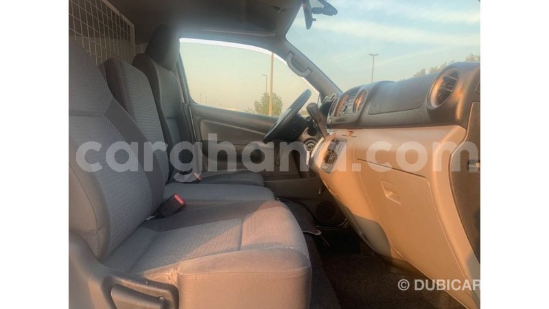 Big with watermark nissan urvan ashanti import dubai 51121