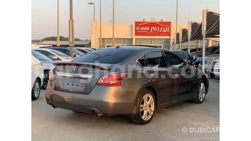 Big with watermark nissan altima ashanti import dubai 51122