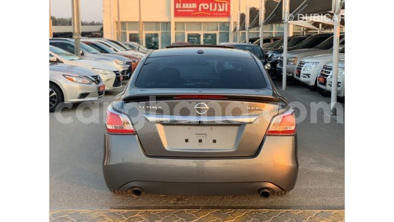 Big with watermark nissan altima ashanti import dubai 51122