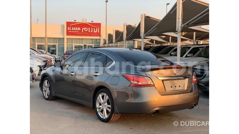 Big with watermark nissan altima ashanti import dubai 51122