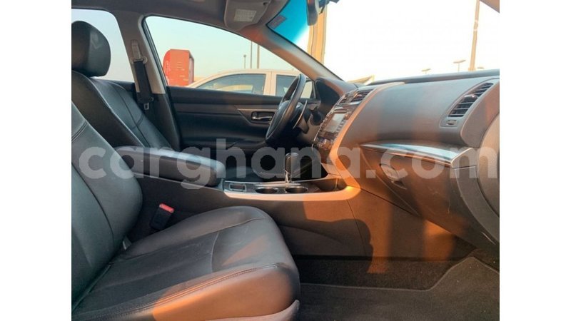 Big with watermark nissan altima ashanti import dubai 51122