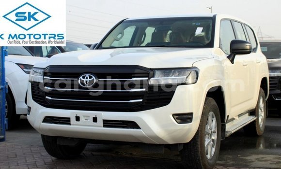Ra Imported Toyota Land Cruiser funfun Ọkọ̀ in Import - Dubai ni Ashanti