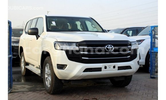 Ra Imported Toyota Land Cruiser funfun Ọkọ̀ in Import - Dubai ni Ashanti Ra Imported Toyota Land Cruiser funfun Ọkọ̀ in Import - Dubai ni Ashanti
