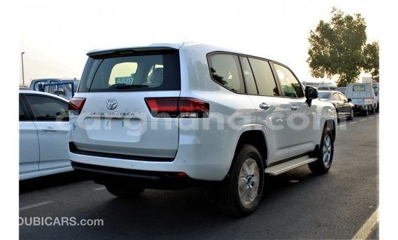Ra Imported Toyota Land Cruiser funfun Ọkọ̀ in Import - Dubai ni Ashanti Ra Imported Toyota Land Cruiser funfun Ọkọ̀ in Import - Dubai ni Ashanti