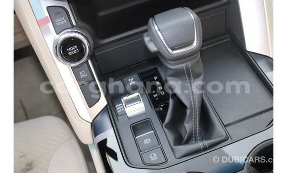 Ra Imported Toyota Land Cruiser funfun Ọkọ̀ in Import - Dubai ni Ashanti Ra Imported Toyota Land Cruiser funfun Ọkọ̀ in Import - Dubai ni Ashanti