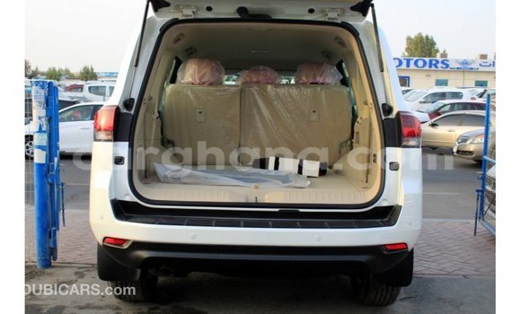 Ra Imported Toyota Land Cruiser funfun Ọkọ̀ in Import - Dubai ni Ashanti Ra Imported Toyota Land Cruiser funfun Ọkọ̀ in Import - Dubai ni Ashanti