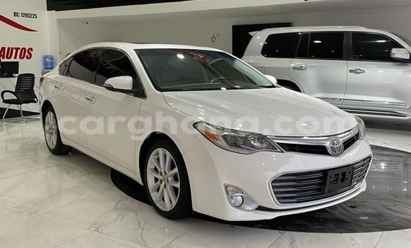 Sayi Na hannu Toyota Avalon White Mota in Accra a Greater Accra Sayi Na hannu Toyota Avalon White Mota in Accra a Greater Accra