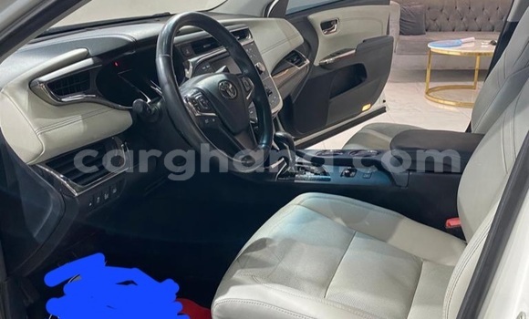Sayi Na hannu Toyota Avalon White Mota in Accra a Greater Accra Sayi Na hannu Toyota Avalon White Mota in Accra a Greater Accra