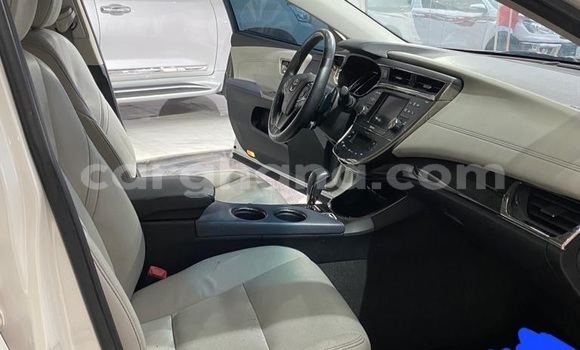 Sayi Na hannu Toyota Avalon White Mota in Accra a Greater Accra Sayi Na hannu Toyota Avalon White Mota in Accra a Greater Accra