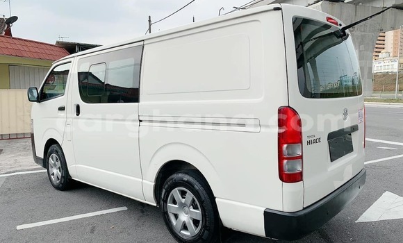 Sayi Na hannu Toyota Hiace White Mota in Accra a Greater Accra Sayi Na hannu Toyota Hiace White Mota in Accra a Greater Accra