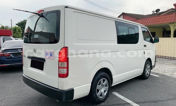 Sayi Na hannu Toyota Hiace White Mota in Accra a Greater Accra Sayi Na hannu Toyota Hiace White Mota in Accra a Greater Accra