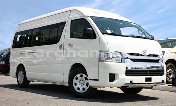 Ra Àlòkù Toyota Hiace funfun Ọkọ̀ in Accra ni Greater Accra Ra Àlòkù Toyota Hiace funfun Ọkọ̀ in Accra ni Greater Accra