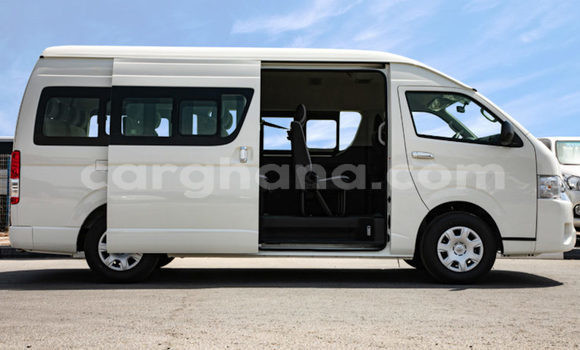 Ra Àlòkù Toyota Hiace funfun Ọkọ̀ in Accra ni Greater Accra Ra Àlòkù Toyota Hiace funfun Ọkọ̀ in Accra ni Greater Accra