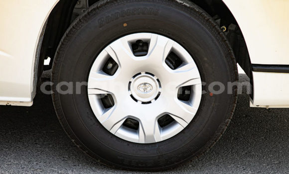 Ra Àlòkù Toyota Hiace funfun Ọkọ̀ in Accra ni Greater Accra Ra Àlòkù Toyota Hiace funfun Ọkọ̀ in Accra ni Greater Accra