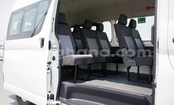 Ra Àlòkù Toyota Hiace funfun Ọkọ̀ in Accra ni Greater Accra Ra Àlòkù Toyota Hiace funfun Ọkọ̀ in Accra ni Greater Accra