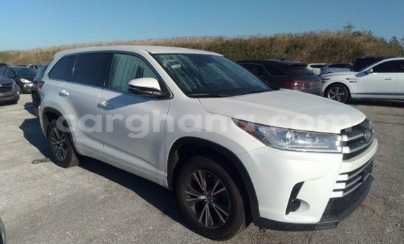 Buy Used Toyota Highlander White Car in Accra in Greater Accra