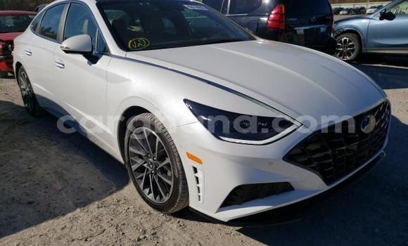 Ra Àlòkù Hyundai Sonata funfun Ọkọ̀ in Accra ni Greater Accra