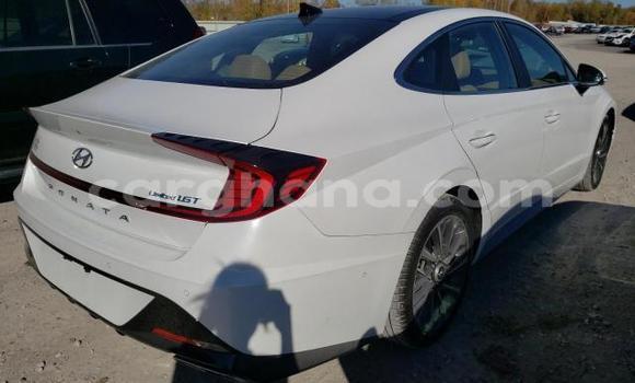 Buy Used Hyundai Sonata White Car in Accra in Greater Accra Buy Used Hyundai Sonata White Car in Accra in Greater Accra