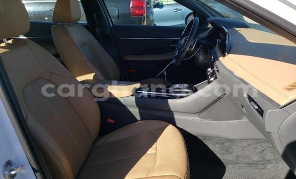 Buy Used Hyundai Sonata White Car in Accra in Greater Accra Buy Used Hyundai Sonata White Car in Accra in Greater Accra