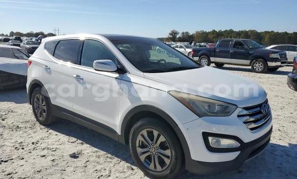 Ra Àlòkù Hyundai Santa Fe funfun Ọkọ̀ in Accra ni Greater Accra