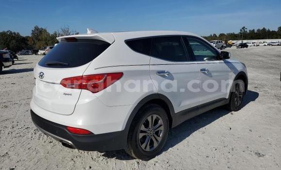 Sayi Na hannu Hyundai Santa Fe White Mota in Accra a Greater Accra Sayi Na hannu Hyundai Santa Fe White Mota in Accra a Greater Accra