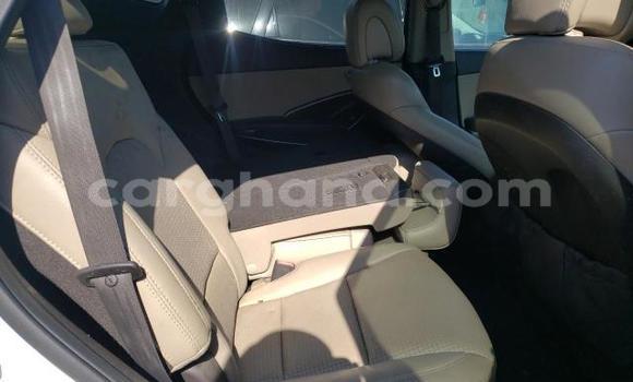 Sayi Na hannu Hyundai Santa Fe White Mota in Accra a Greater Accra Sayi Na hannu Hyundai Santa Fe White Mota in Accra a Greater Accra