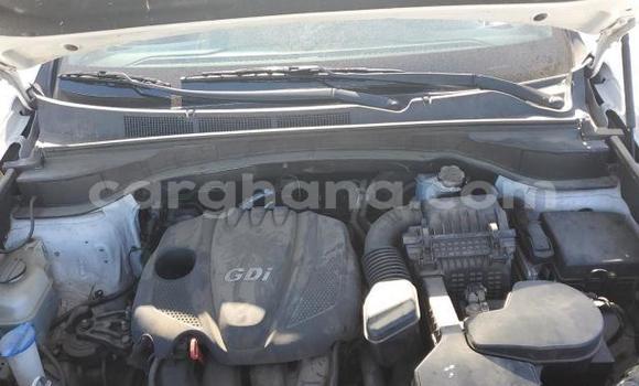 Sayi Na hannu Hyundai Santa Fe White Mota in Accra a Greater Accra Sayi Na hannu Hyundai Santa Fe White Mota in Accra a Greater Accra
