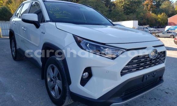 Buy Used Toyota RAV4 White Car in Accra in Greater Accra Buy Used Toyota RAV4 White Car in Accra in Greater Accra