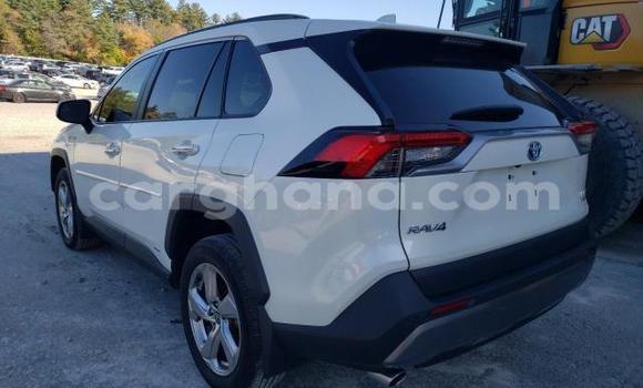 Buy Used Toyota RAV4 White Car in Accra in Greater Accra Buy Used Toyota RAV4 White Car in Accra in Greater Accra