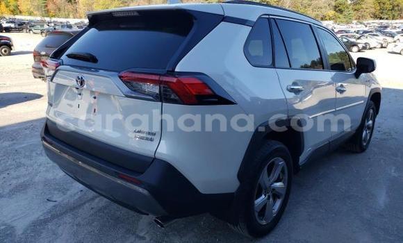 Buy Used Toyota RAV4 White Car in Accra in Greater Accra Buy Used Toyota RAV4 White Car in Accra in Greater Accra