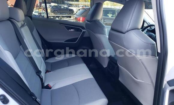 Buy Used Toyota RAV4 White Car in Accra in Greater Accra Buy Used Toyota RAV4 White Car in Accra in Greater Accra