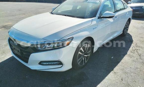 Sayi Na hannu Honda Accord White Mota in Accra a Greater Accra Sayi Na hannu Honda Accord White Mota in Accra a Greater Accra