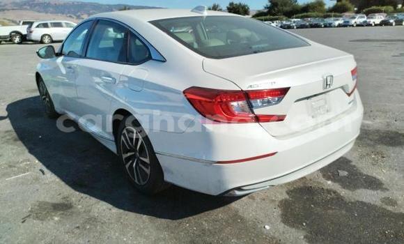 Sayi Na hannu Honda Accord White Mota in Accra a Greater Accra Sayi Na hannu Honda Accord White Mota in Accra a Greater Accra