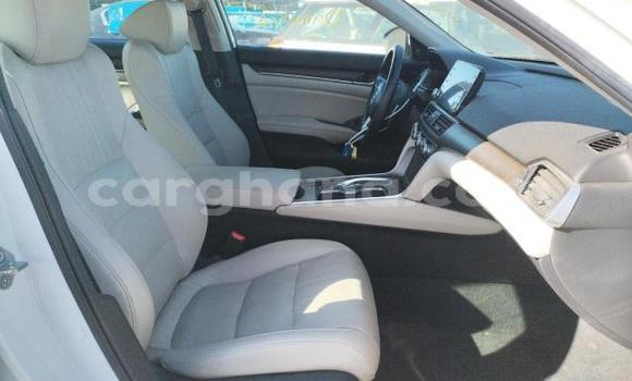 Sayi Na hannu Honda Accord White Mota in Accra a Greater Accra Sayi Na hannu Honda Accord White Mota in Accra a Greater Accra