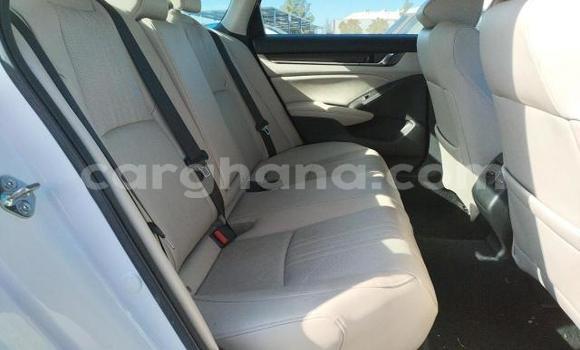 Sayi Na hannu Honda Accord White Mota in Accra a Greater Accra Sayi Na hannu Honda Accord White Mota in Accra a Greater Accra