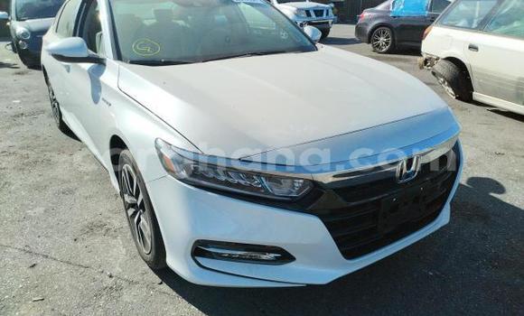 Sayi Na hannu Honda Accord White Mota in Accra a Greater Accra Sayi Na hannu Honda Accord White Mota in Accra a Greater Accra