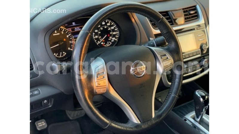 Big with watermark nissan altima ashanti import dubai 51198