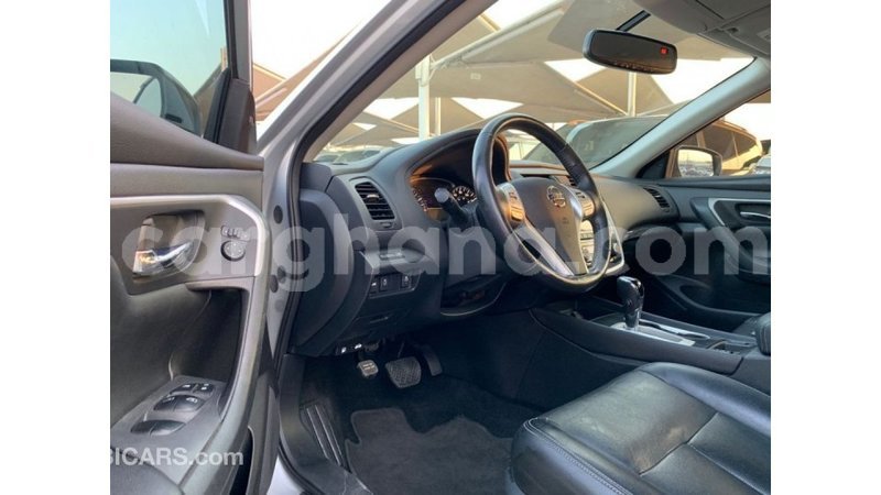 Big with watermark nissan altima ashanti import dubai 51198