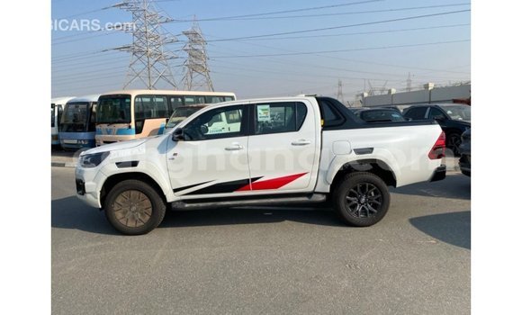 Buy Import Toyota Hilux White Car in Import - Dubai in Ashanti Buy Import Toyota Hilux White Car in Import - Dubai in Ashanti