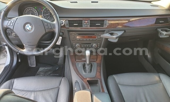 Sayi Na hannu BMW 3–Series Azurfa Mota in Accra a Greater Accra Sayi Na hannu BMW 3–Series Azurfa Mota in Accra a Greater Accra